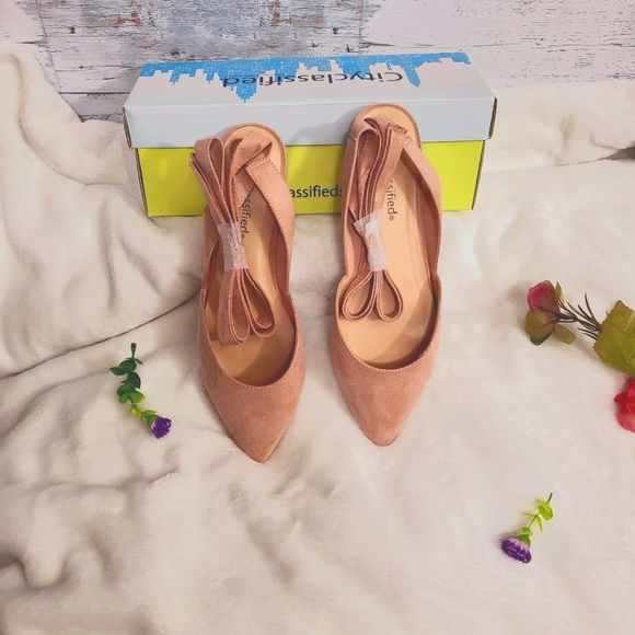 Lace-up flats - Picture 1 of 3